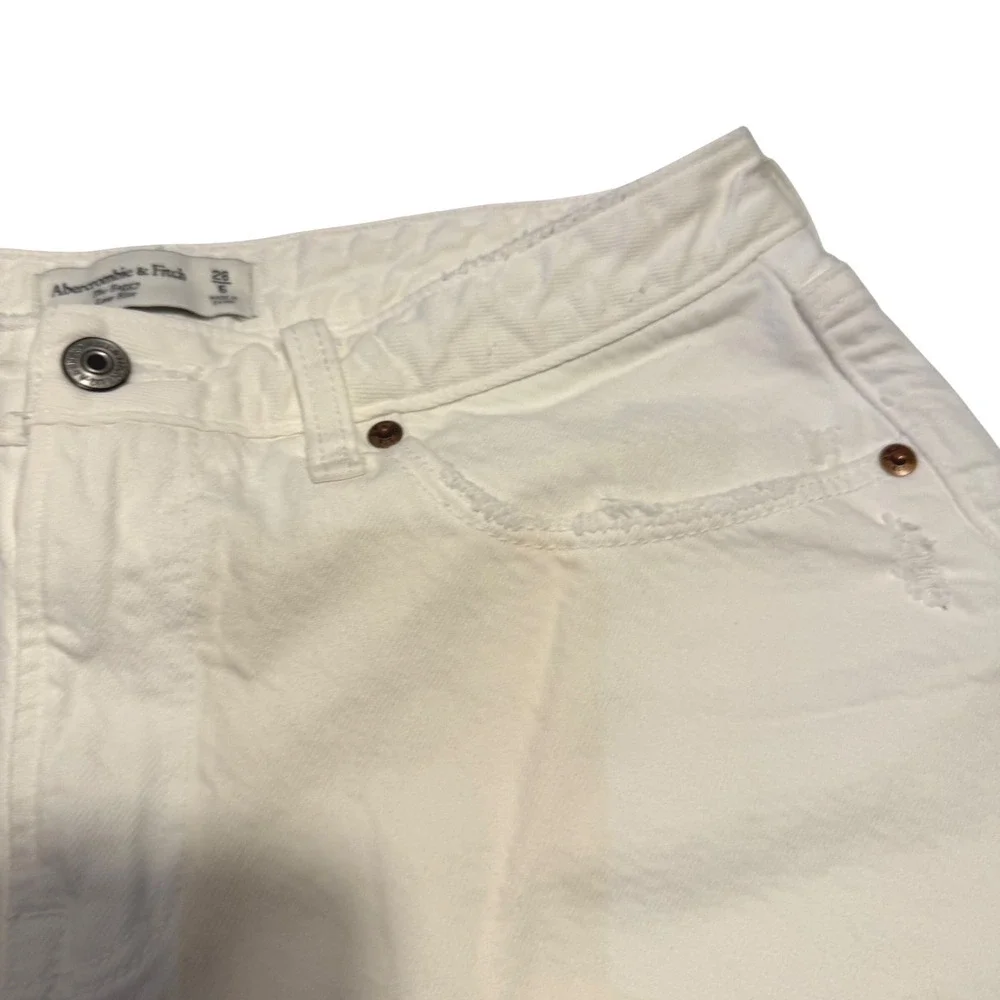 Abercrombie & Fitch Curve Love The Baggy Low Rise White Distressed Shorts 28 6
